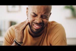 sudden tooth pain at night